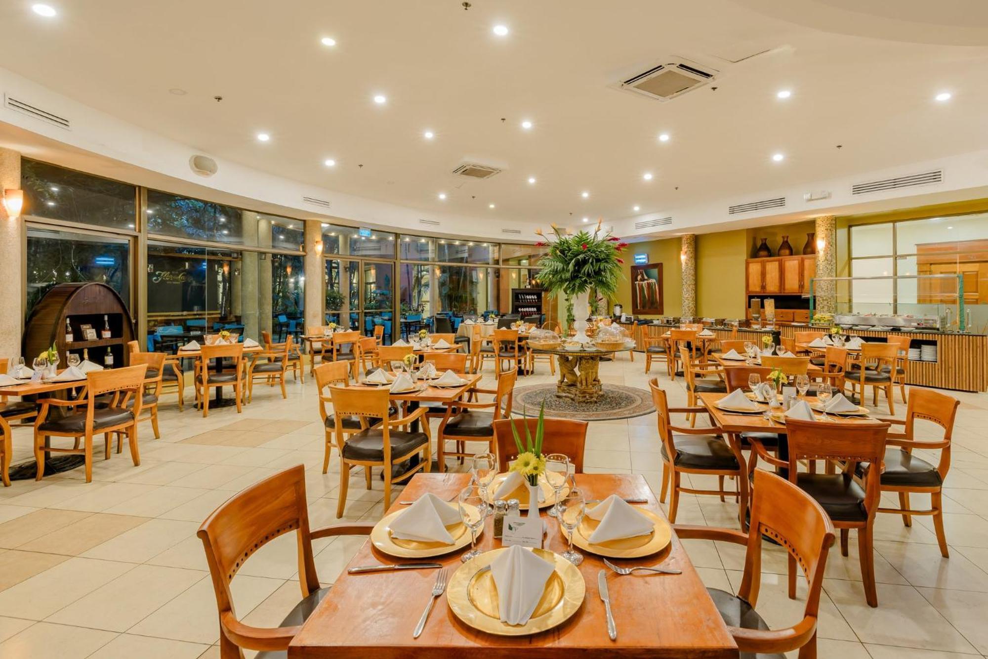 Holiday Inn Convention Center By Ihg Managua Ngoại thất bức ảnh