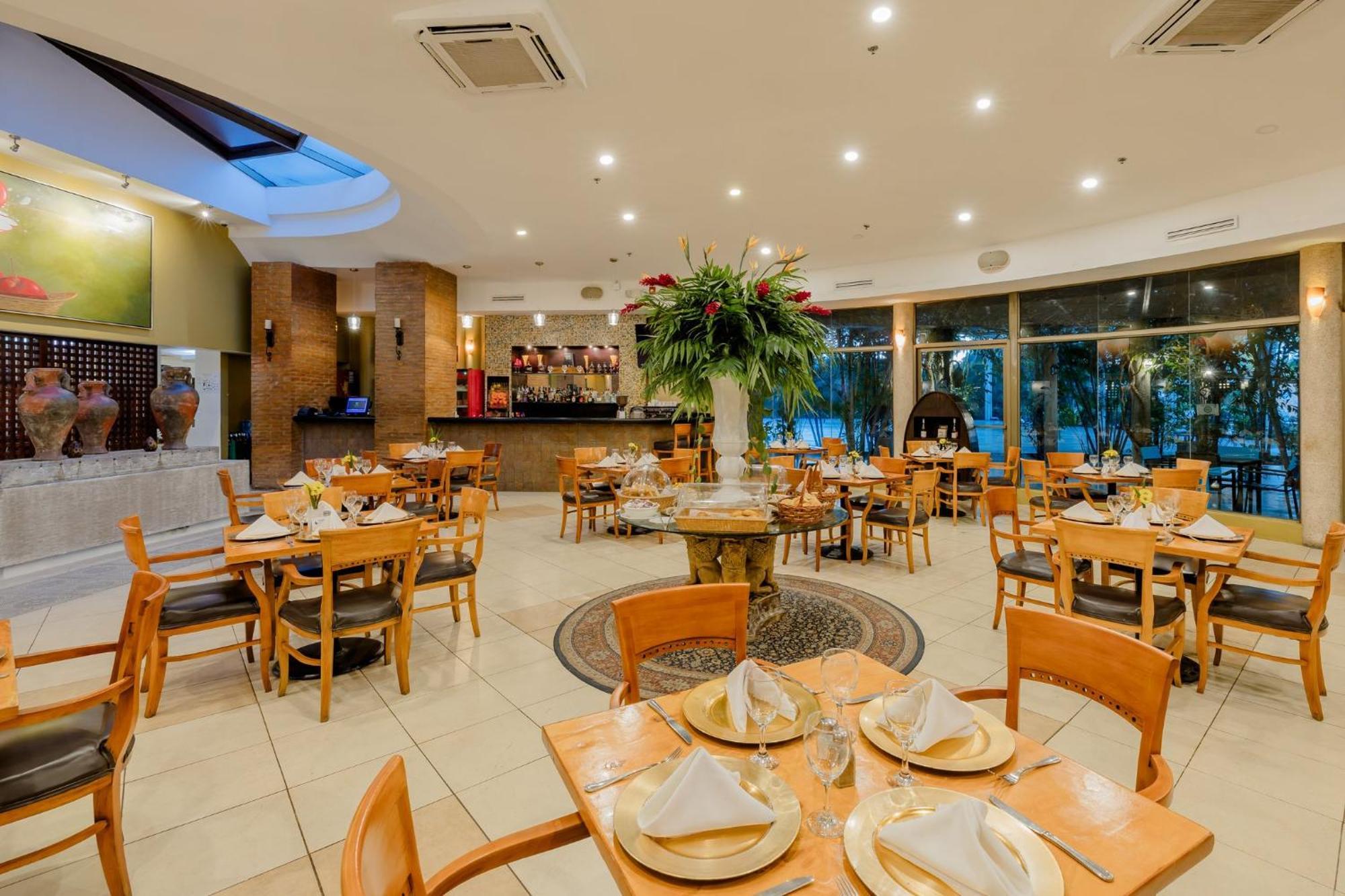 Holiday Inn Convention Center By Ihg Managua Ngoại thất bức ảnh